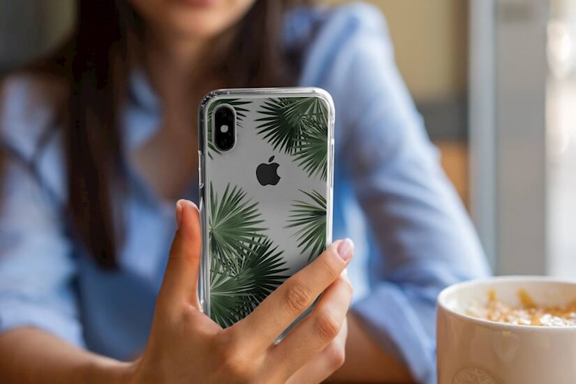 iphone clear cases lifestyle mock up