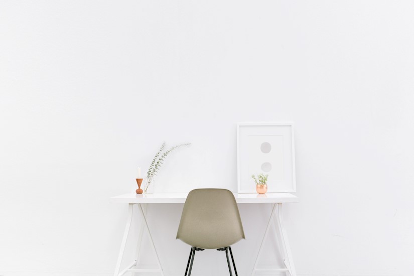 minimalist white table desktop wallpaper