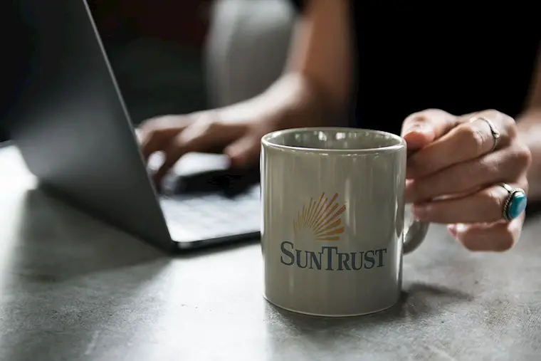 free coffee mug mockup