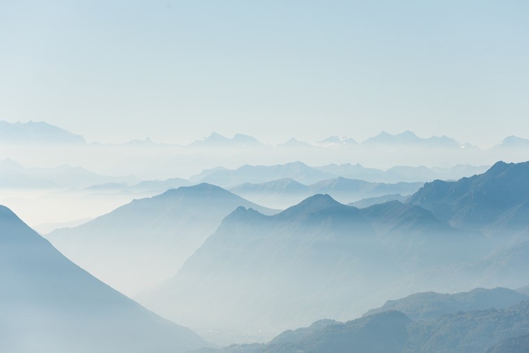 mountains and white clouds wallpaper